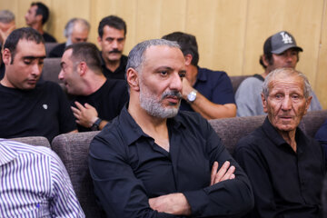 امیر جعفری در مراسم ختم زنده یاد «اکبر عبدی»