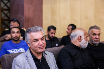 حمید استیلی در مراسم ختم زنده یاد «اکبر عبدی»