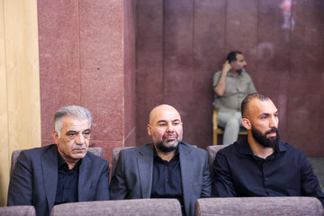 روزبه چشمی، سهراب بختیاریزاده و بیژن طاهری در مراسم ختم زنده یاد «اکبر عبدی»