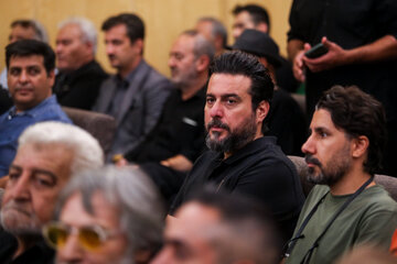 محسن کیایی در مراسم ختم زنده یاد «اکبر عبدی»