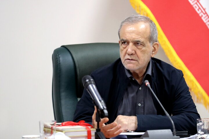 پزشکیان: با تمام افرادی که بتوانند گره‌ای از مشکلات مردم بگشایند، همکاری خواهم کرد