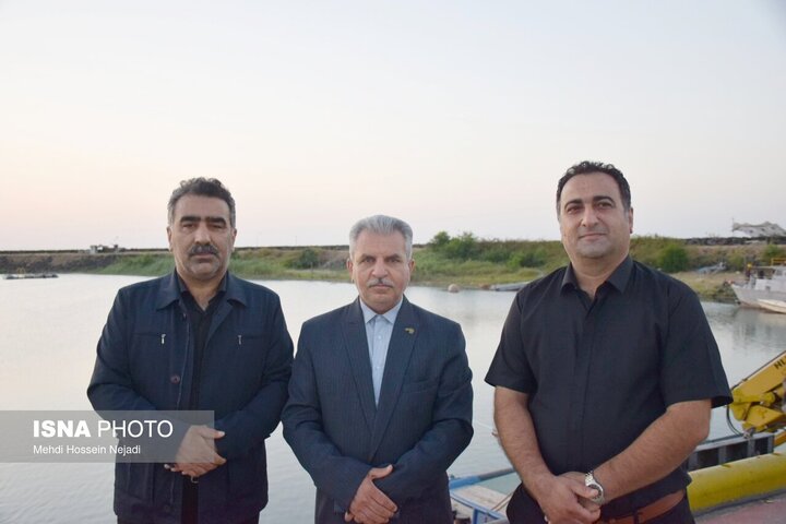 استقرار بویه موجنگار هواشناسی دریایی در ساحل آستارا برای افزایش ایمنی دریانوردی