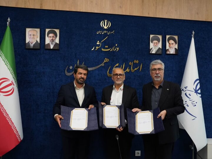 انعقاد تفاهم‌نامه خرید ۲۵ دستگاه آمبولانس پیشرفته در همدان