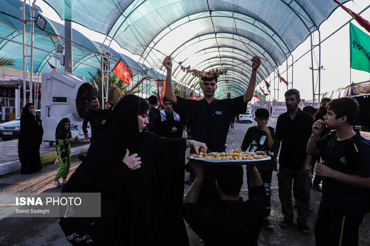 استاندار خوزستان: خدمت‌رسانی در مواکب اربعین وصف‌ناشدنی است
