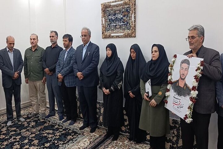 دیدار رییس سازمان حفاظت محیط زیست با خانواده شهید بارانی در زابل