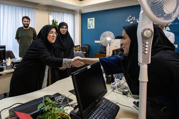 حضور فاطمه مهاجرانی، سخنگوی دولت به مناسبت روز خبرنگار در ایسنا