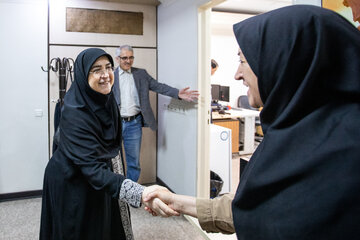 حضور فاطمه مهاجرانی، سخنگوی دولت به مناسبت روز خبرنگار در ایسنا
