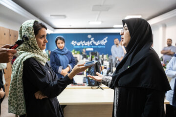 حضور فاطمه مهاجرانی، سخنگوی دولت به مناسبت روز خبرنگار در ایسنا