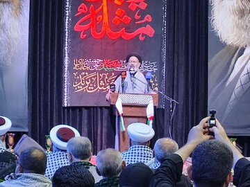 عزت در سایه مقاومت به‌دست می‌آید