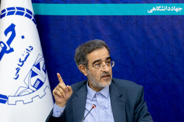 علی منتظری، رییس جهاد دانشگاهی در مراسم امضای تفاهم‌نامه همکاری جهاد دانشگاهی و مرکز آمار ایران