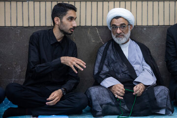 عبدالحسین خسروپناه، دبیر شورای عالی انقلاب فرهنگی در مراسم یادبود اکبر عبدی در مسجد بلال