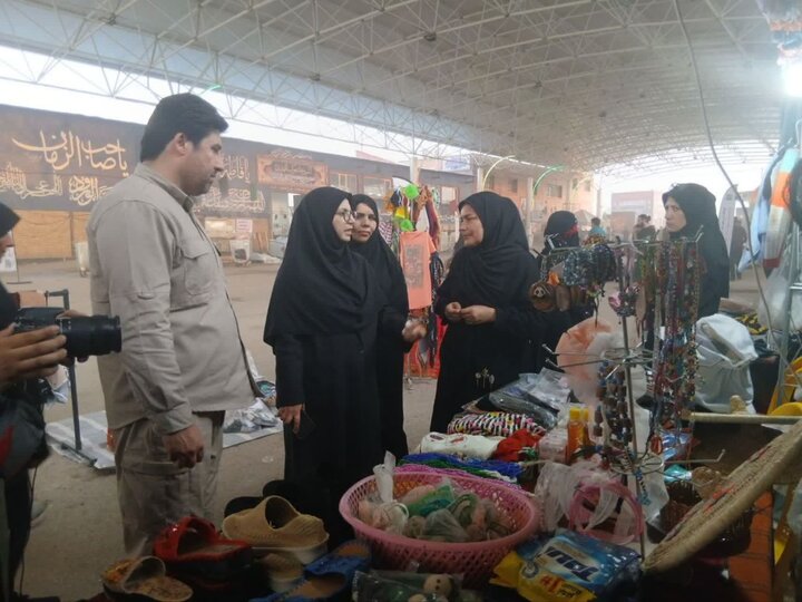 برپایی نمایشگاه تولیدات بانوان ایلام، ظرفیتهایی اقتصادی اربعین را نشان داد