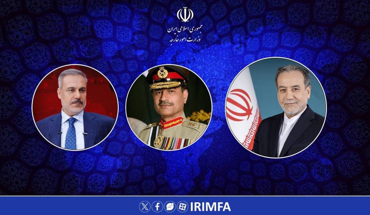 Iranian FM consults Pakistani army chief, Turkish counterpart on regional security