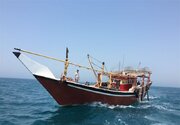 نجات صیادان گرفتار در دریای عمان