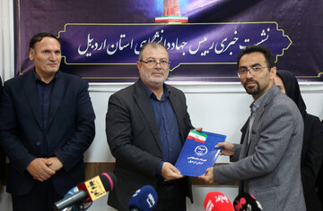 تجلیل رئیس جهاد دانشگاهی استان اردبیل از خبرنگاران فعال در حوزه جهاد دانشگاهی