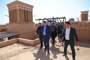 تأکید استاندار یزد بر لزوم احیا و مرمت بناهای تاریخی