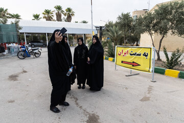 عبور روزانه هزاران زائر اربعین حسینی از مرز خسروی و ارائه خدمات رفاهی به آنان