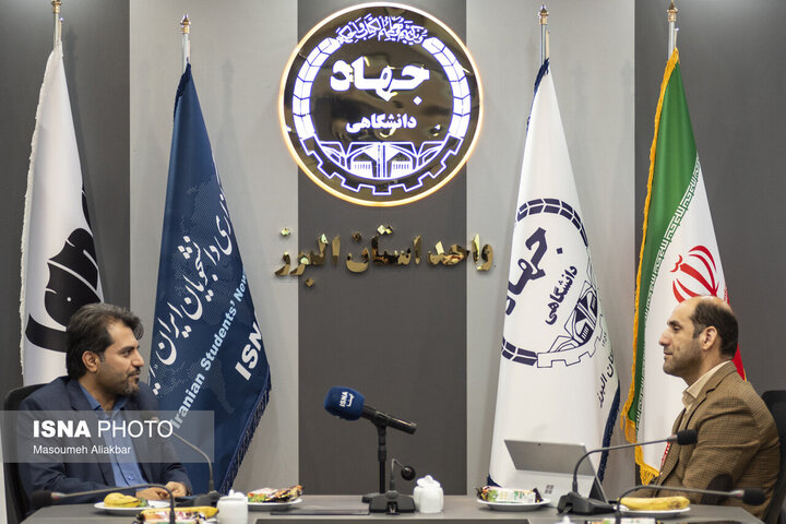 مدیرکل ارتباطات البرز:&nbsp;توسعه فیبر نوری و ارتباطات روستایی استان ادامه دارد