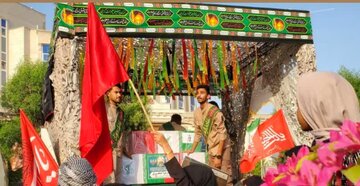 شکوه دلدادگی عاشورایی در جزیره قشم؛ وداع باشکوه با شهدای حمله تروریستی آمریکا