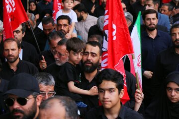 پیاده‌روی جاماندگان اربعین و تشییع شهید درهم‌فروش در همدان