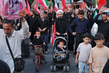 پیاده‌روی جاماندگان اربعین و تشییع شهید درهم‌فروش در همدان