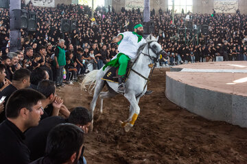 آیین تعزیه‌خوانی اربعین در روستای احمدآباد