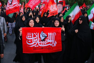 پیاده‌روی جاماندگان اربعین و تشییع شهید درهم‌فروش در همدان