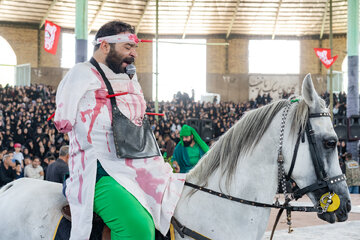 آیین تعزیه‌خوانی اربعین در روستای احمدآباد