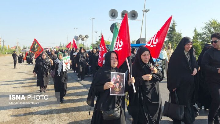 یکصدا در سوگ حسین(ع) / روایتی از وحدت شیعه و سنی در پیادهروی اربعین حسینی آستارا