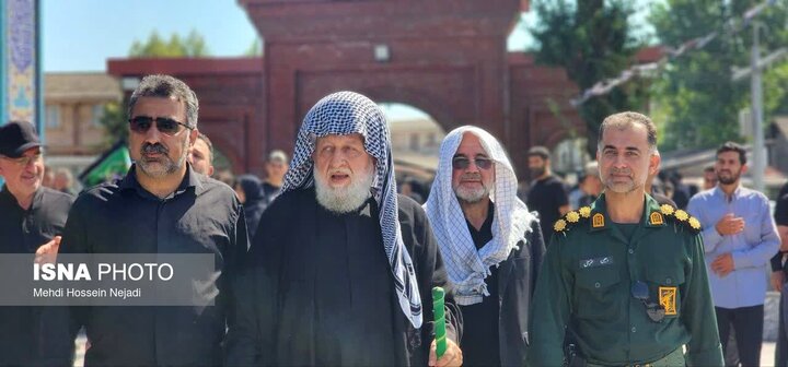 یکصدا در سوگ حسین(ع) / روایتی از وحدت شیعه و سنی در پیادهروی اربعین حسینی آستارا