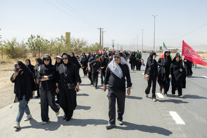 پیادهروی جاماندگان اربعین در اراک برگزار شد