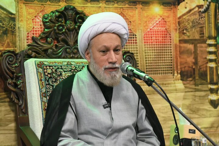 امام جمعه شیراز: مردم ایران برای حمایت از نظام و پرچم اسلام محکم ایستاده‌اند