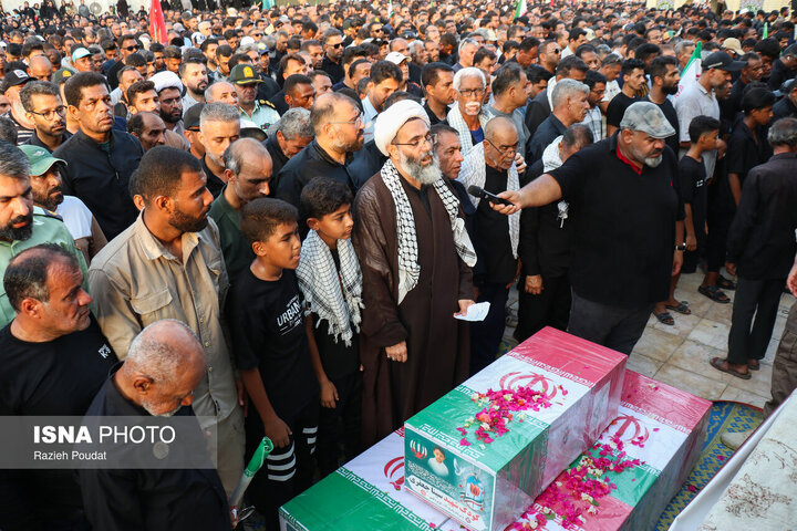 شکوه دلدادگی عاشورایی در جزیره قشم؛ وداع باشکوه با شهدای حمله تروریستی آمریکا