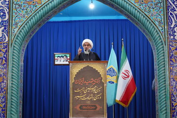 امام جمعه بوشهر: تعرض آمریکا و اسرائیل با بزرگ‌ترین ضربه پاسخ داده می‌شود