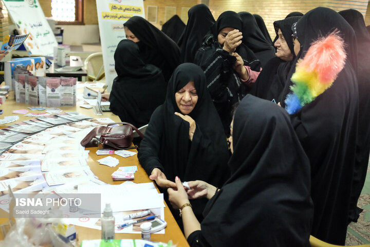 برپایی میز خدمت جهاددانشگاهی آذربایجانشرقی در مصلی امام خمینی(ره) تبریز