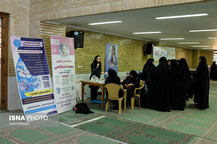 برپایی میز خدمت جهاددانشگاهی آذربایجانشرقی در مصلی امام خمینی(ره) تبریز