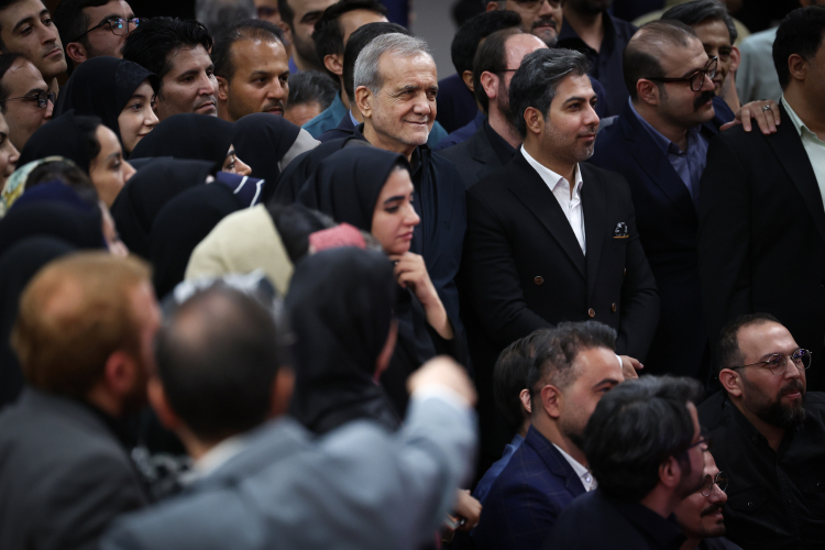 پزشکیان: گفتوگوها آمریکا را مجبور به همراهی کرد/ هنر، آوردن نگاههای مشترک به میدان است