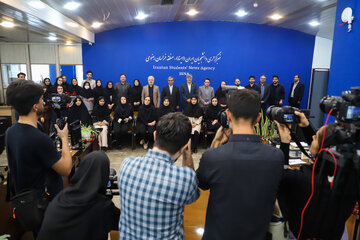 بازدید غلامحسین مظفری، استاندار خراسان رضوی از تحریریه ایسنا به مناسبت روز خبرتگار