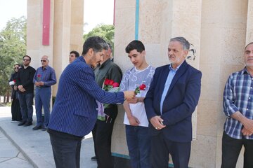 ازغبارروبی مزار شهدا تا کلاس درس اخلاق؛در روز خبرنگار
