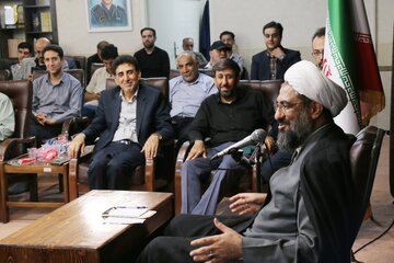 ازغبارروبی مزار شهدا تا کلاس درس اخلاق؛در روز خبرنگار