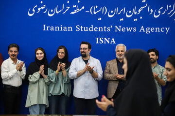 بازدید مهدی نعیمیان، مدیر اجرایی سازمان دانشجویان جهاددانشگاهی خراسان رضوی از خبرگزاری ایسنا به مناسبت روز خبرنگار