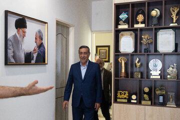 حضور محمدجعفر قائم‌پناه، معاون اجرایی رئیس‌جمهور به مناسبت روز خبرنگار در ایسنا