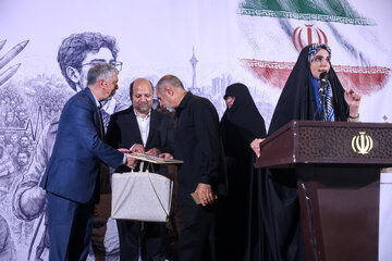 سید عباس صالحی، وزیر فرهنگ و ارشاد اسلامی در مراسم تجلیل از شهدای رسانه و پاسداشت روز خبرنگار