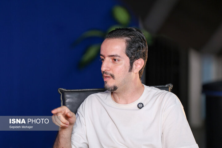 شغلی که با عشق آغاز میشود و با مطالبهگری ادامه مییابد