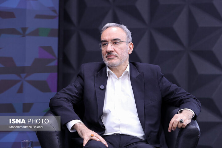 در حال چک//پدرام پاکآیین:
