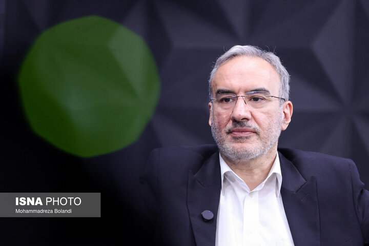 در حال چک//پدرام پاکآیین: