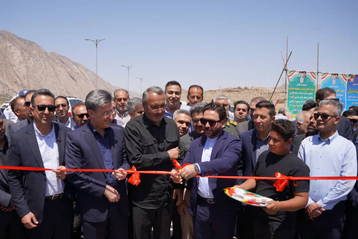 بخشی از بزرگراه جهرم-لار-بندرعباس به بهره‌برداری رسید