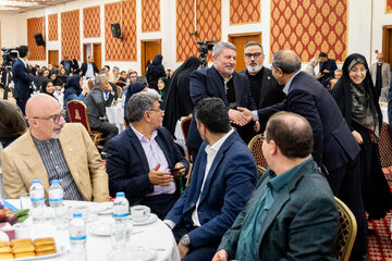  الیاس حضرتی، رئیس شورای اطلاع رسانی دولت در نشست صمیمی وزیر جهاد کشاورزی با خبرنگاران