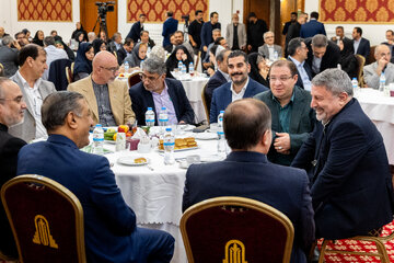 نشست صمیمی وزیر جهاد کشاورزی با خبرنگاران