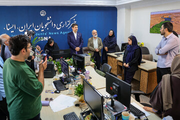وزیر ارتباطات و فناوری اطلاعات از ایسنا بازدید کرد